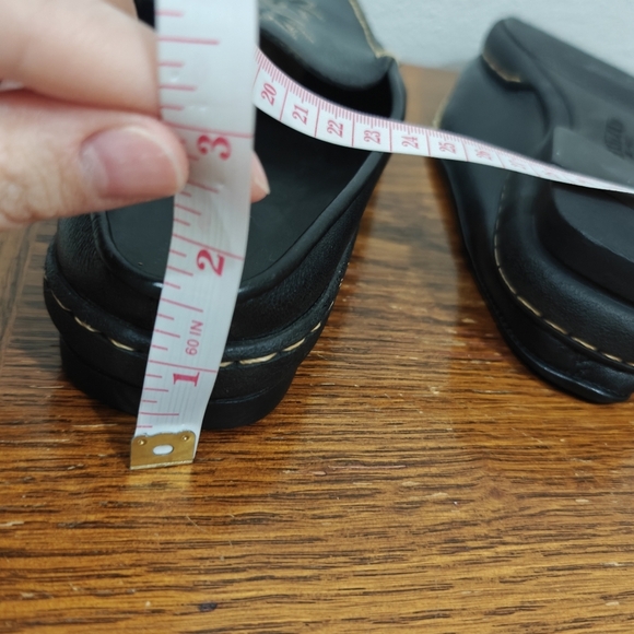 Eastland Leather Embroidered Mules 9 M Medium Width Flat Black Old Money - Picture 11 of 14